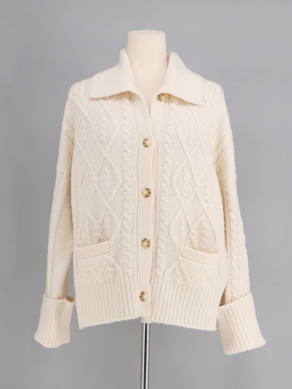 Abercrombie & Fitch Cable-Knit Collared Cardigan in ivory Size M